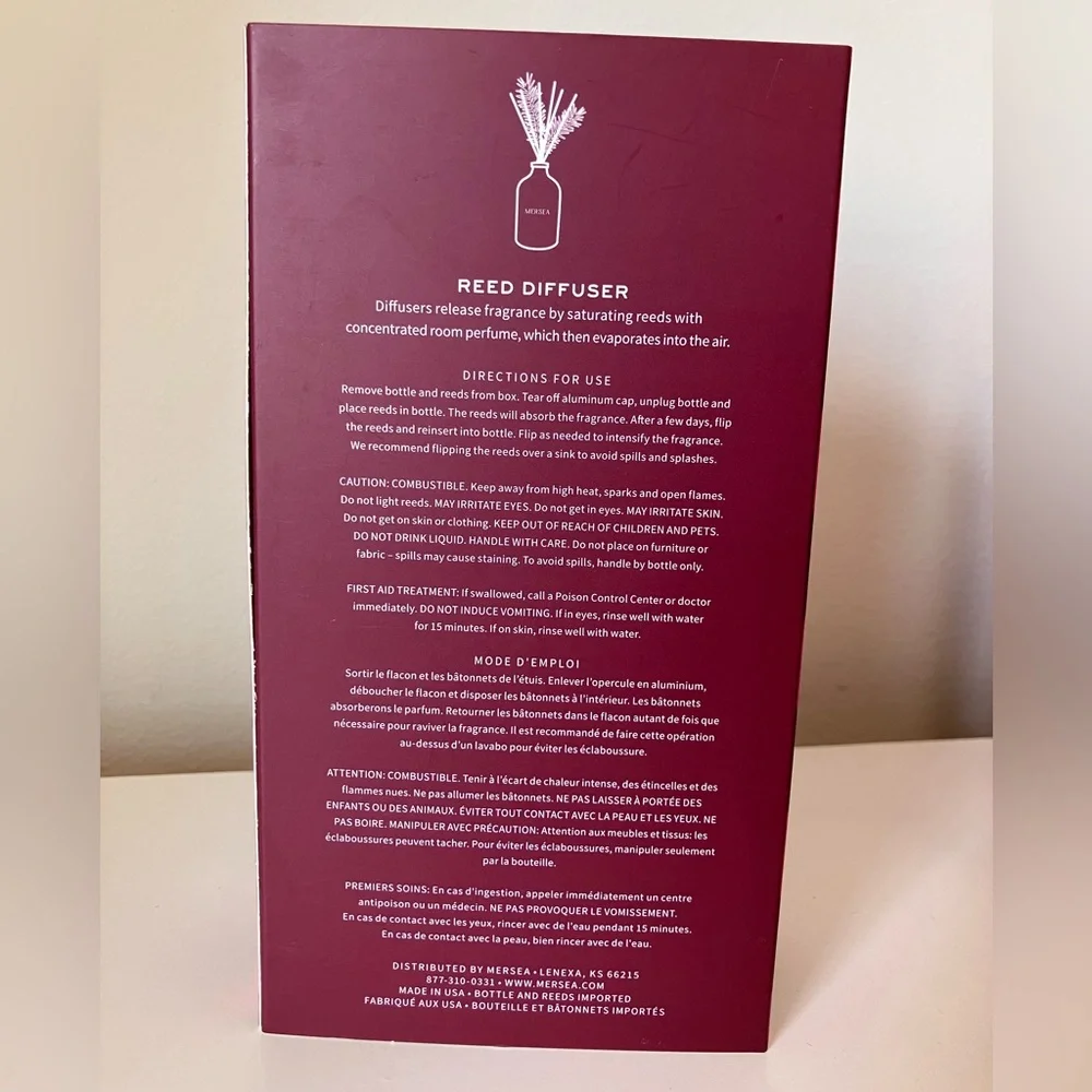 Mersea Mistletoe Kiss Reed Diffuser - Picture 2 of 5